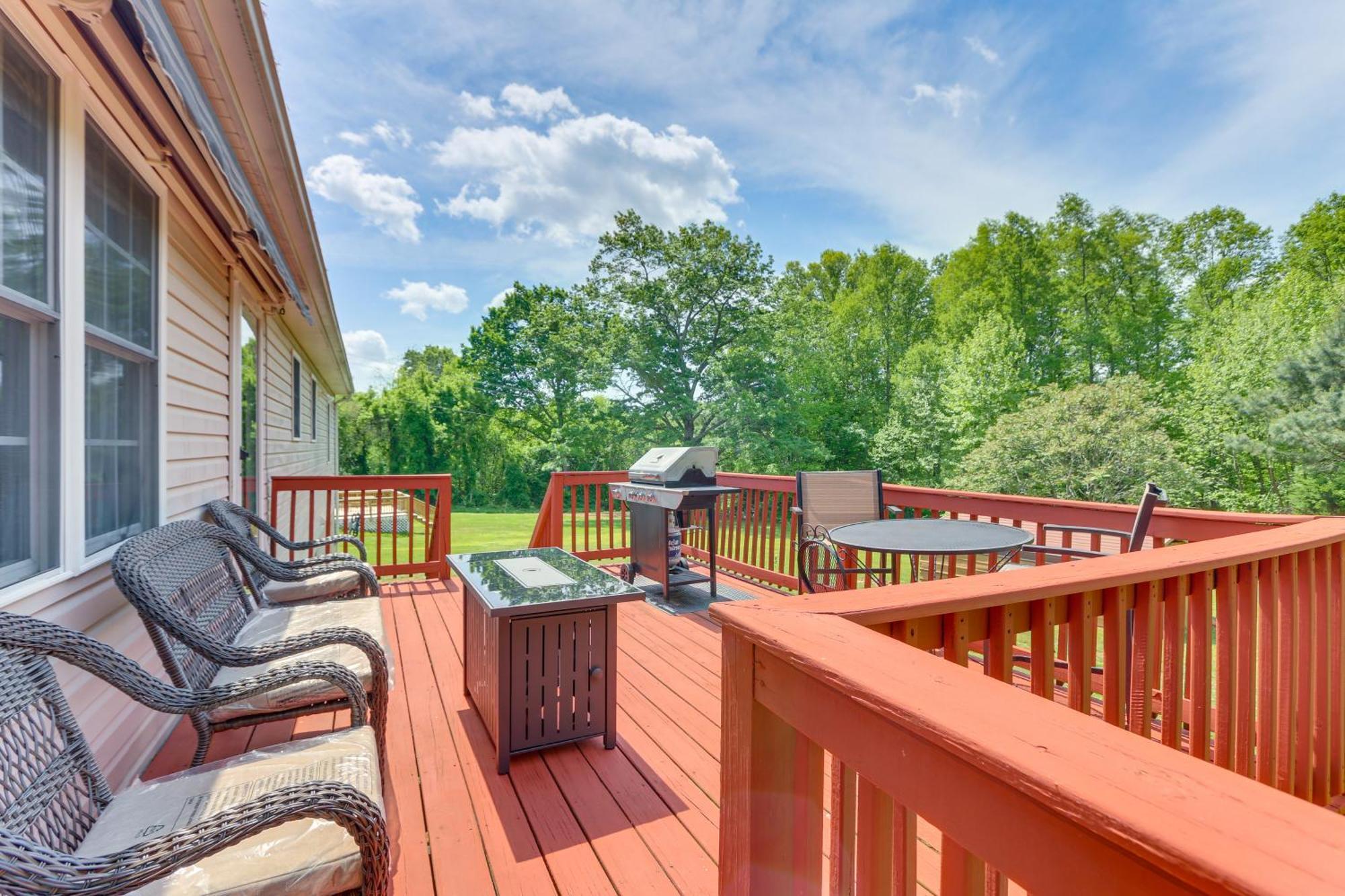 Chatham Getaway With Fireplace, Deck And Gas Grill! Ngoại thất bức ảnh